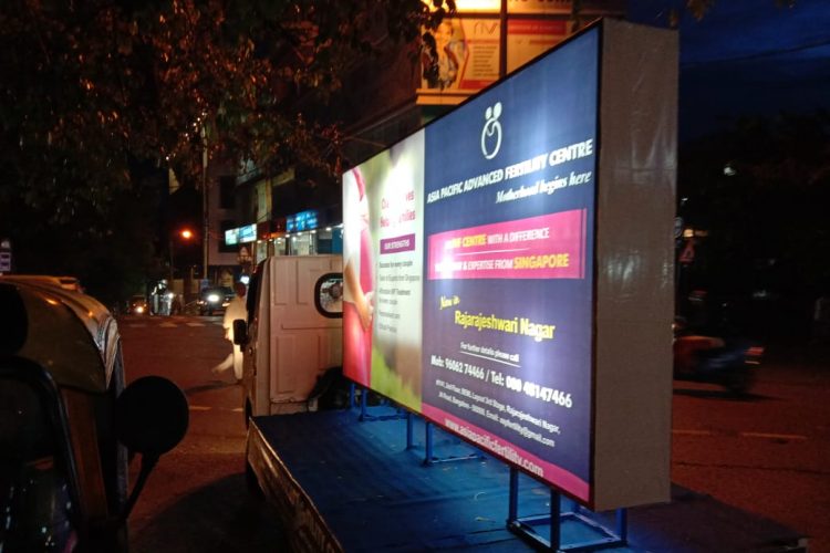 MOBILE DISPLAY VANS